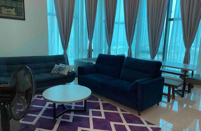 The Makcik's Homestay (EVO Duplex House)