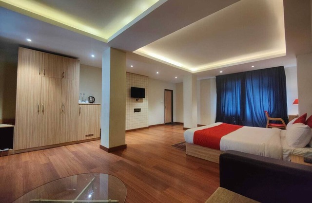 The Mansarovar Hotel & Banquet