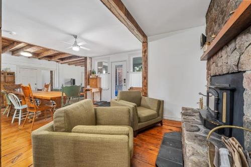The Marigold PEC Family Farmhouse country escape
