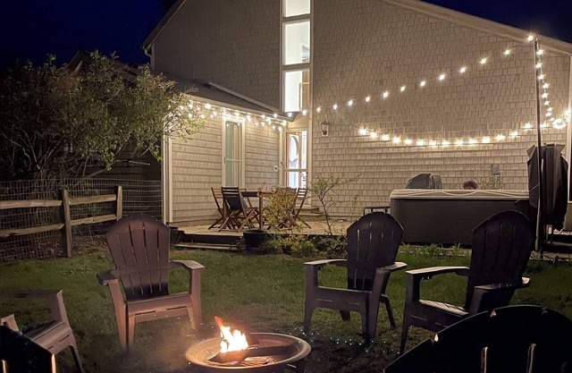 The Mariner Petite: 2BR, Hot Tub, In Village, Pets