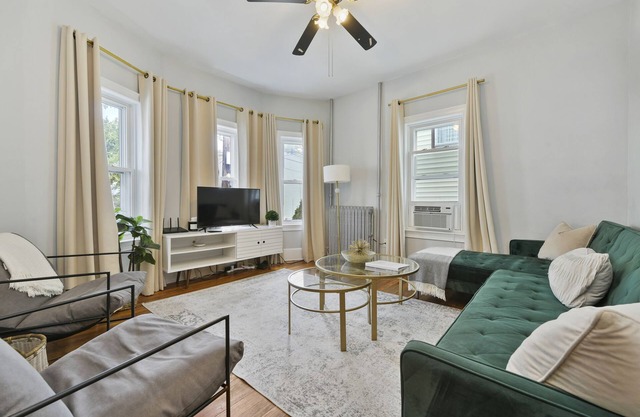 The Maverick-Modern 4 BR-10 Min a Encore, Boston, Aeropuerto