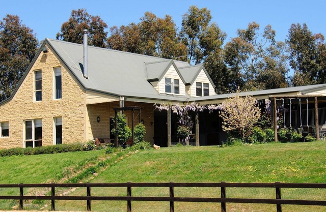 Los Mews - Charan Hills