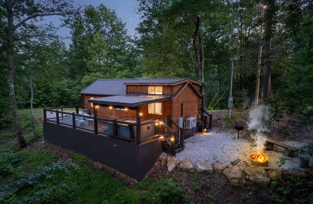 The Mighty Acorn, Bungalow is a delightful cozy tiny home in the woods.