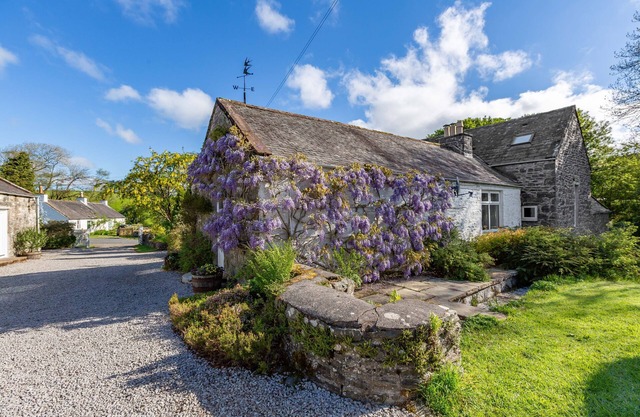 The Mill - a house that sleeps 7 guests in 2 bedrooms