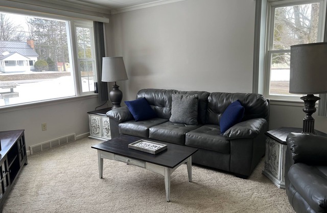 The Mill House - Comfortable 3 Bed House with Vintage Charm