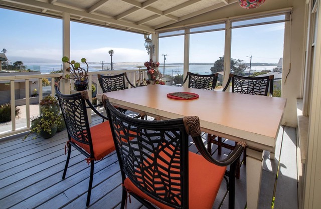 The Miramar House: Spacious Home with Mid-Century Flair and Amazing Views