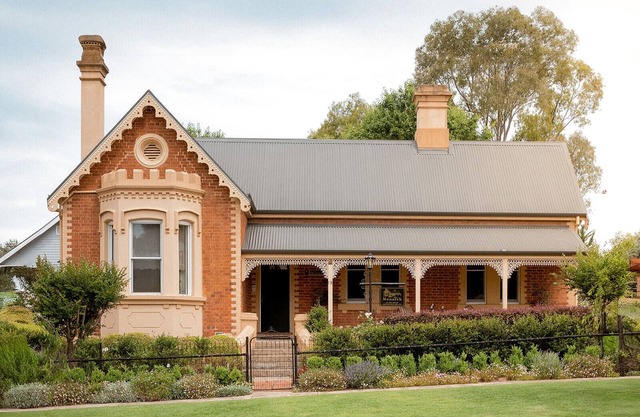 The Monarch Tumut - Heritage comfort