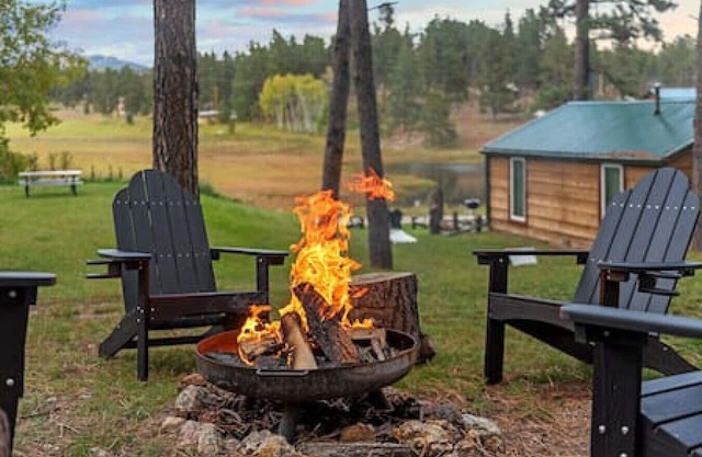 The Monet: Sauna + Firepit + Needle Views
