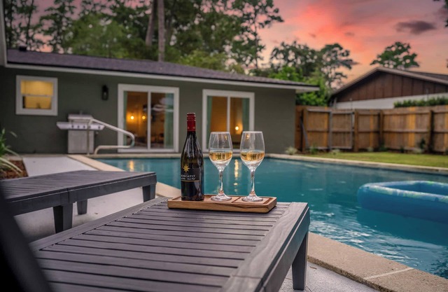 The Monterey -- Private Pool & Grill - 4 KING Beds