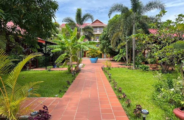 The moon kampot boutique