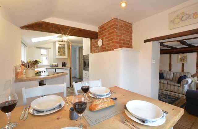 THE MOORINGS, ORFORD, pet friendly, with open fire in Orford