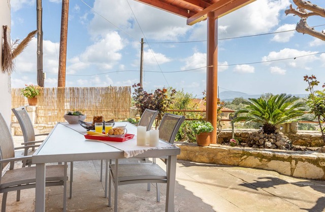 The Morus House with private pool