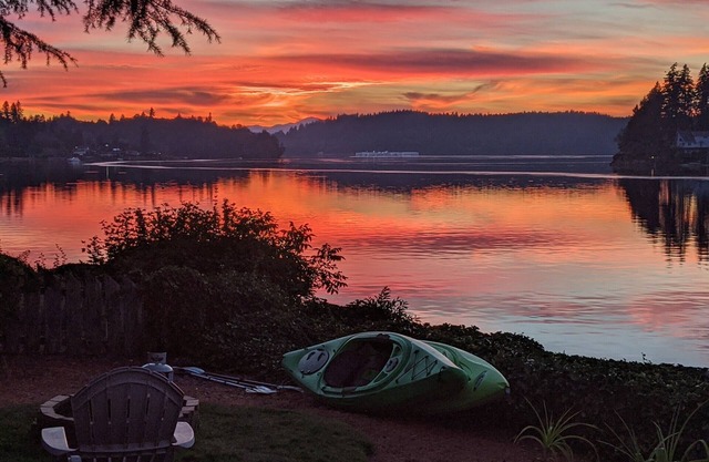 BACK ON MARKET!! Cute, quiet, and clean Puget Sound Home. Beach and great views!