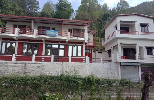 The Mountain Home Stay