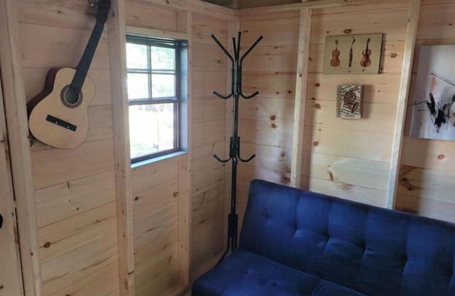 The Music Shack - Outdoor Glamping Room