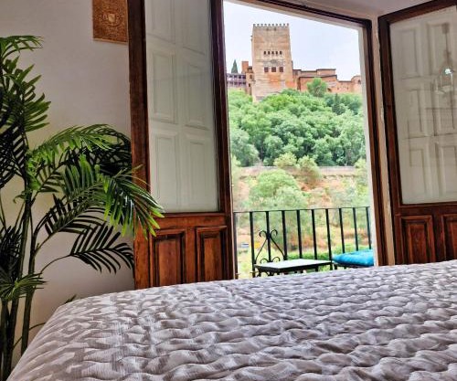 The Nasrid Palace from your bed !