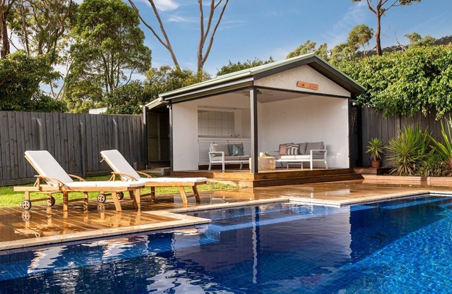 The Navigator with heated pool and spa