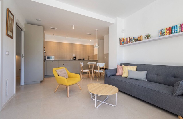 The Nazaret Apartment by Florit Flats