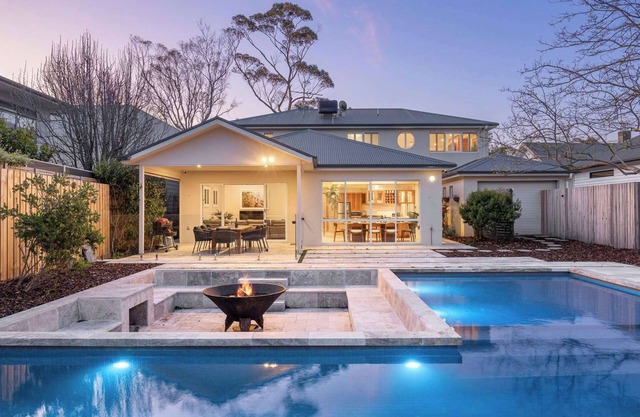 The Nepean | 100m to Beach, Pool & Fire Pit