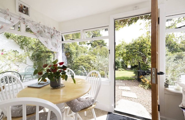 The Nest - Cosy Holiday Cottage