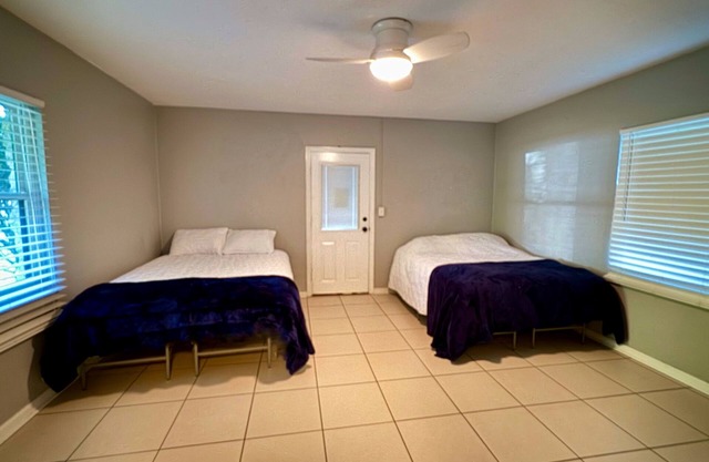 The Nest: Cozy 1-bedroom apartment in fabulous Gainesville with pickleball!
