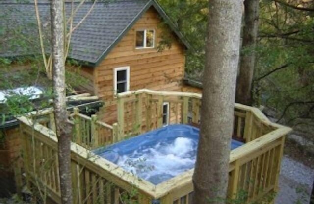 Cedar Creek Cabin: jacuzzi y vistas: cerca de Asheville y el río