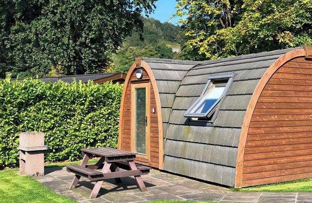 THE NEST POD, pet friendly, with a garden in Greenfield