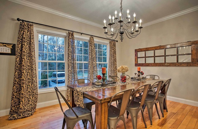 THE NEST Spacious 5-bedroom House in Excellent Asheville Location with Game Room