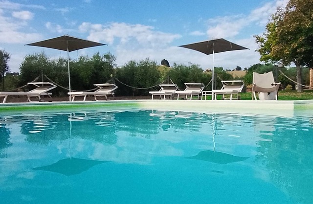 Il Nido, Villa Pedossa, attic in villa with swimming pool 7km from the sea, Senigallia