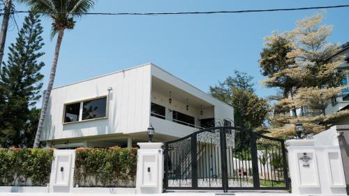 The NINE MANSION