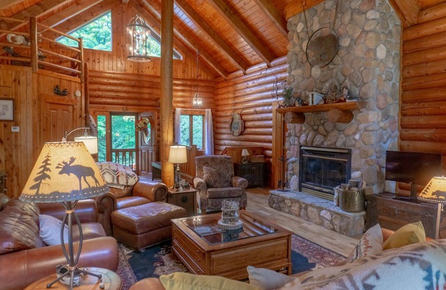 The Nodding Bear - Spacious Log Cabin