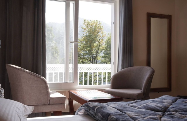 The Oak & Lake View Resort