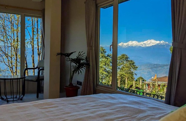 The Oak Retreat Lamahatta