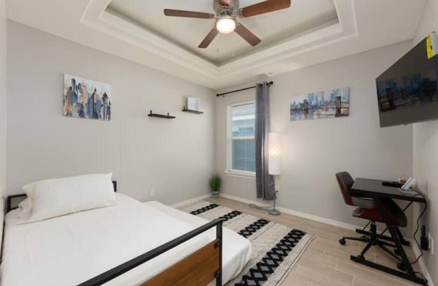The Oaks. Spacious 3Br/2Ba.Gated/Parking