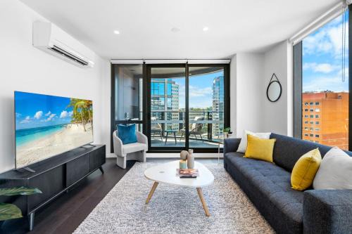 The Oasis - Brand NEW 2Bedroom APT with Parking, Heated Pool and GYM