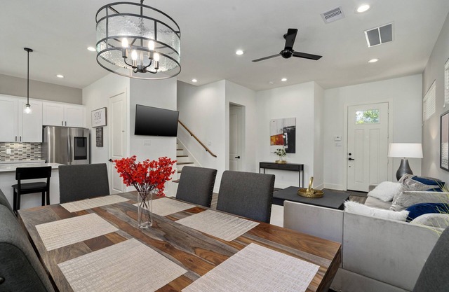 The Downtown Oasis - Guest Favorite - Great Value!