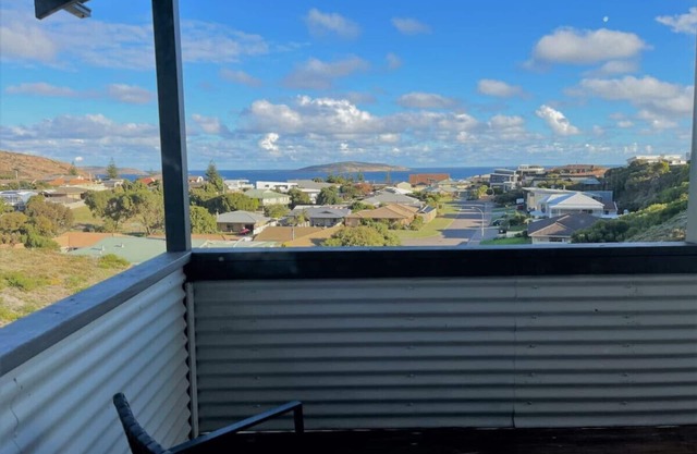 The Oceanaire, West Beach