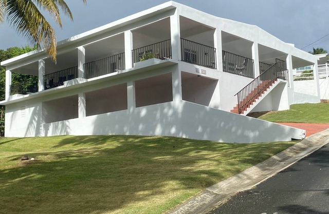 Casa Ohio: Retiro Frente a la Playa de 4 Dormitorios