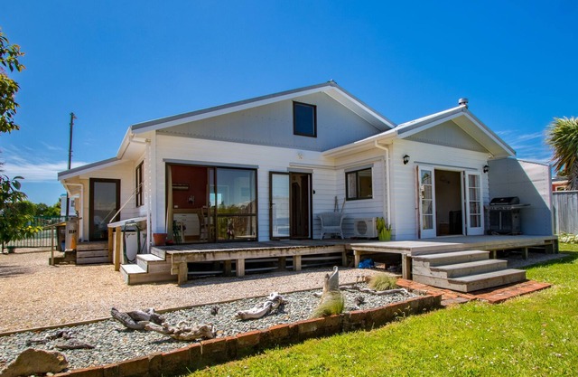 THE OLD BAKERY - COLLINGWOOD HOLIDAY HOME in Collingwood