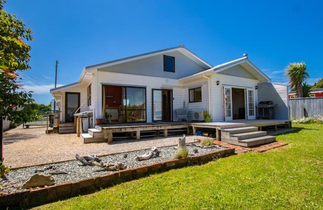 The Old Bakery - Collingwood Holiday Home