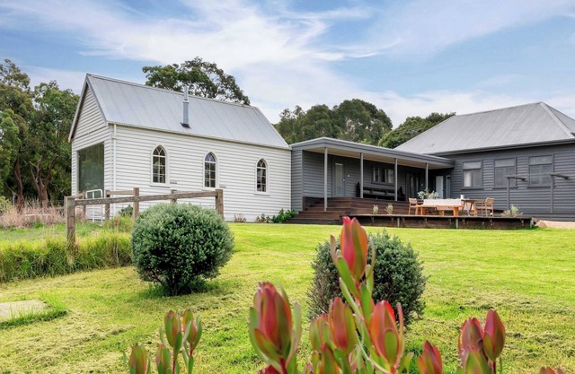 The Old Church | Fireplace | Pets | Wineries