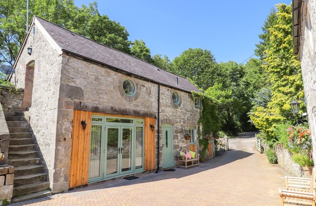 The Old Coach House, LLANARMON-YN-IAL