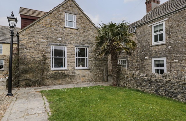 THE OLD HABERDASHERY, pet friendly in Swanage