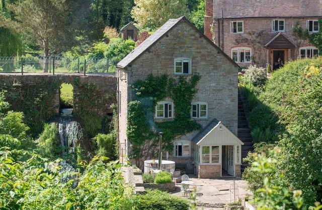 The Old Mill - Luxury Cottages
