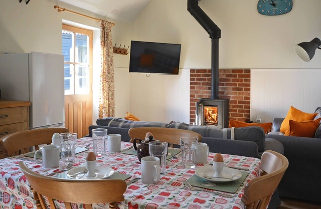 The Old Parlour - timber clad cosy converted cow shed
