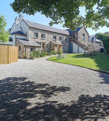 THE OLD RECTORY GLEBE HOUSE in Jacobstow 10 mins to Widemouth bay and Crackington Haven,15 mins Bude,20 mins tintagel, 27 mins Port Issac