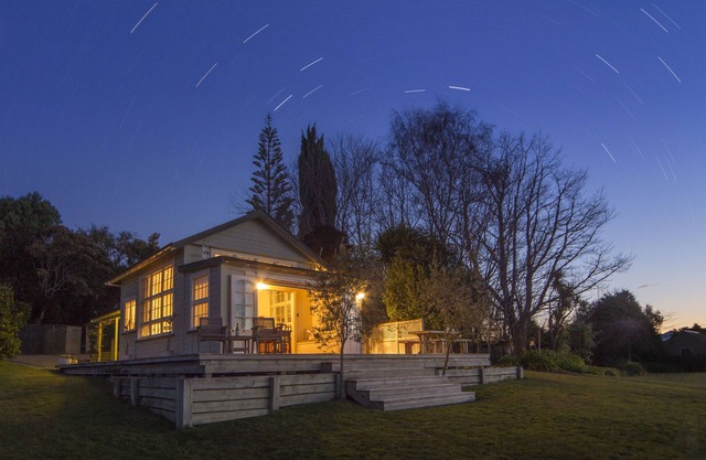 The Old Schoolhouse - Historic Vineyard Accommodation with Stunning Sea Views