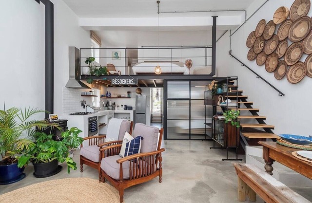 "The Old Shop" loft apt in the heart of Kalk Bay