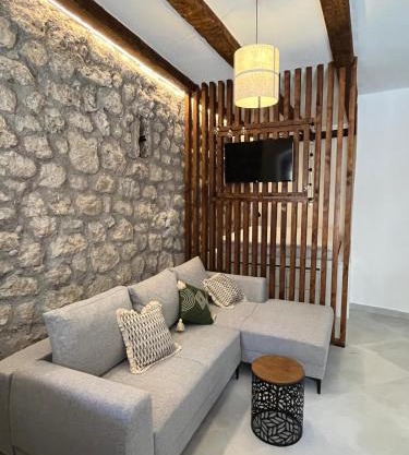 The Oldest Street Apartment - TOSA
