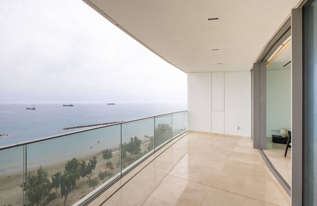 The One II - Two Bedroom Apartment, Sleeps 4
